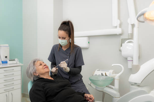 Best Emergency Tooth Extraction  in Sunland Park, NM
